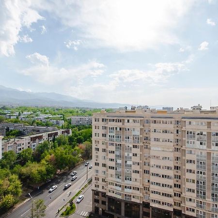 Razmestim в ЖК Шахристан на 15 этаже Алмати Екстер'єр фото