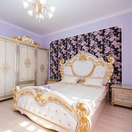 Razmestim в ЖК Шахристан на 15 этаже Алмати Екстер'єр фото